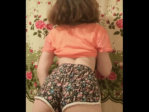 ❤️ Sexy junges Babe zieht ihre Shorts vor der Kamera aus Fucking bei porn de.port-amurasso.ru ️❤