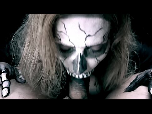 ❤️ Dämonenmädchen lutscht Schwanz mit ihrem schwarzen Mund und schluckt Sperma. Fucking bei porn de.port-amurasso.ru ️❤
