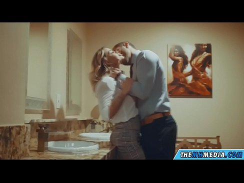 ❤️ Wenn eine vollbusige Blondine dich in einer öffentlichen Toilette verführt Fucking bei porn de.port-amurasso.ru ️❤